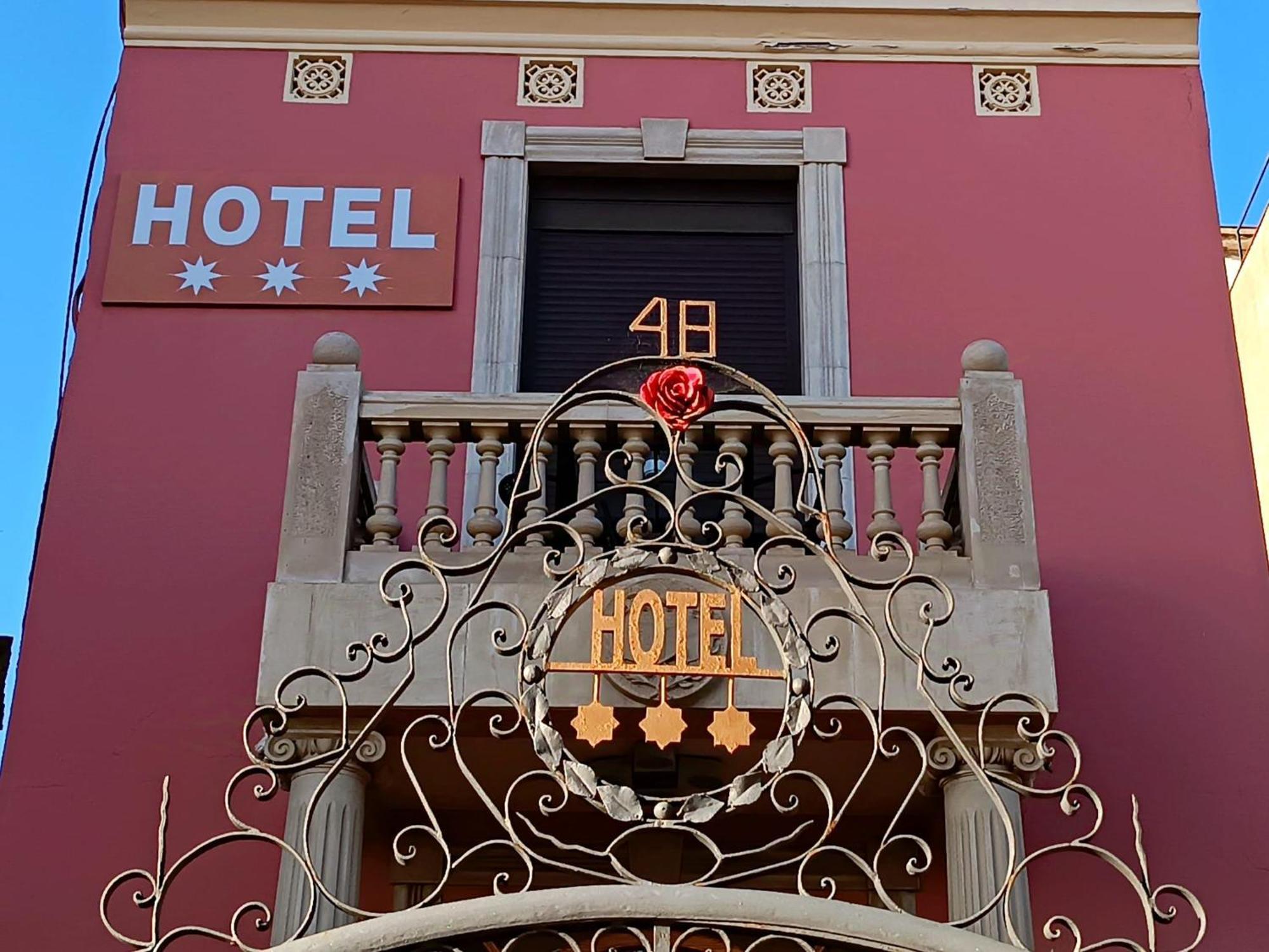 Hotel Llar De Capitans Masnou Ngoại thất bức ảnh