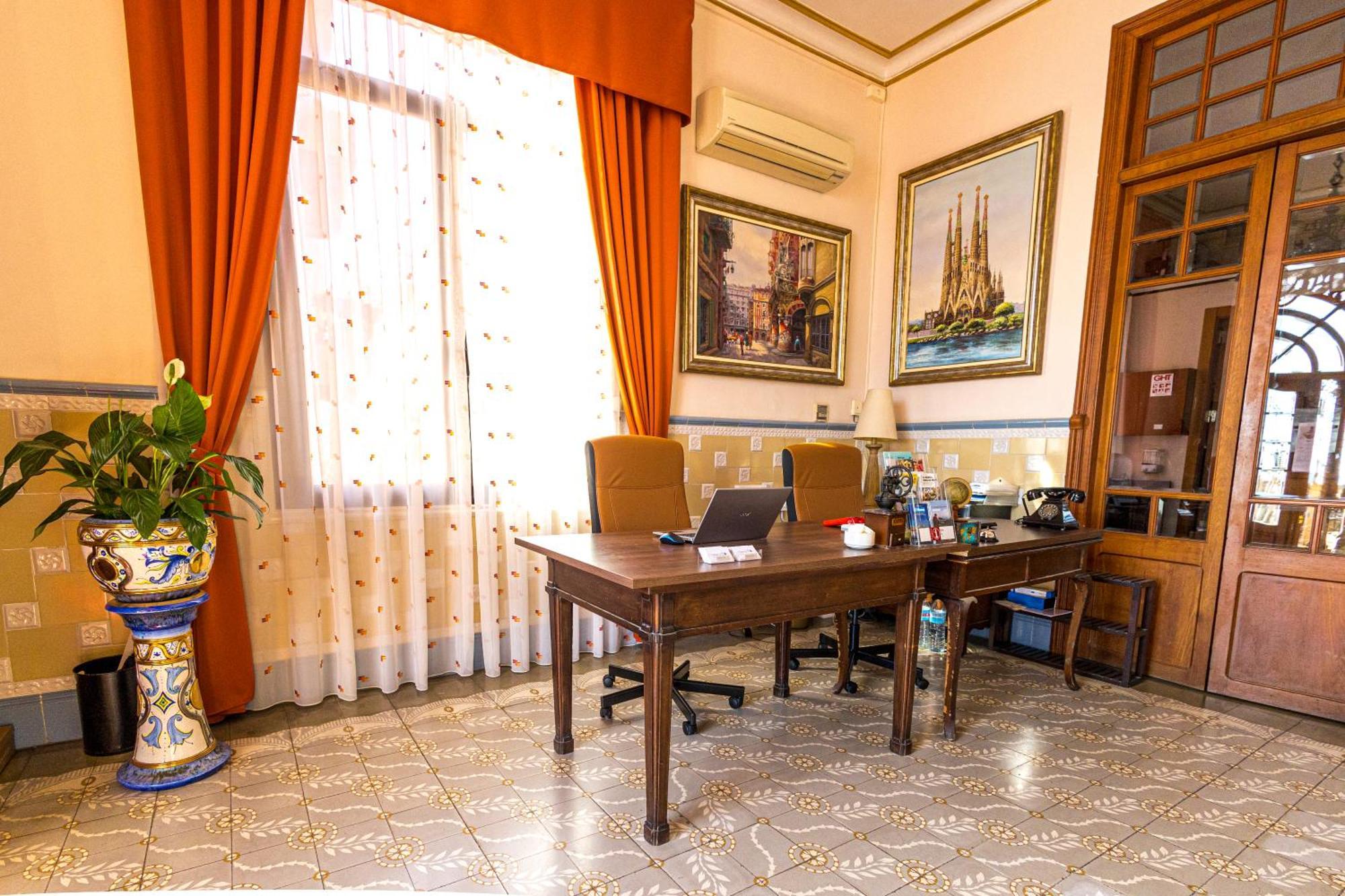 Hotel Llar De Capitans Masnou Ngoại thất bức ảnh