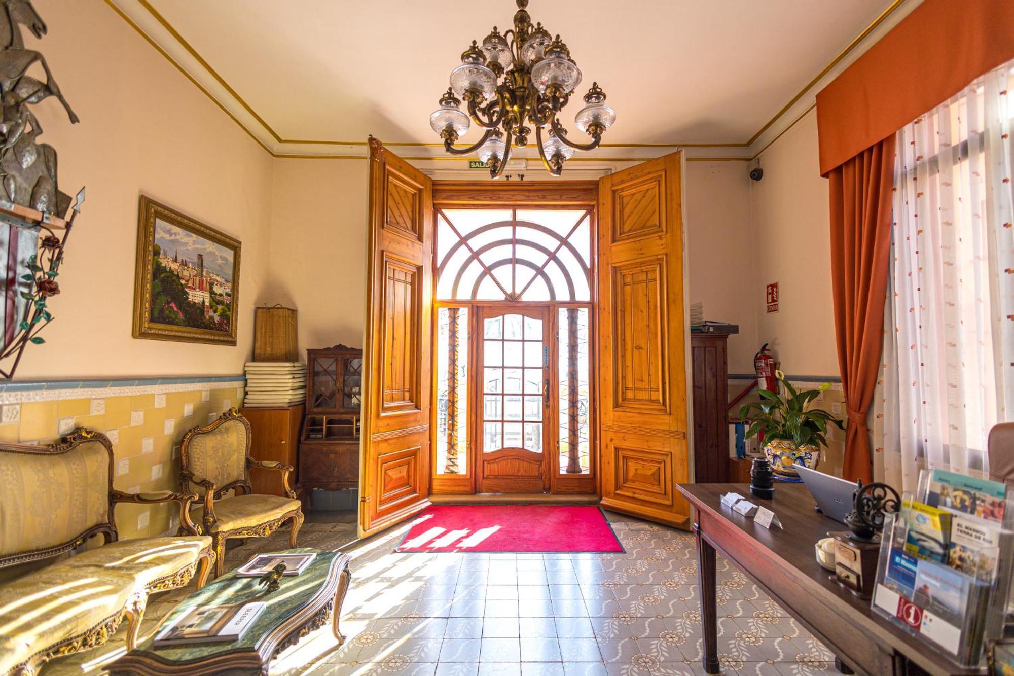 Hotel Llar De Capitans Masnou Ngoại thất bức ảnh