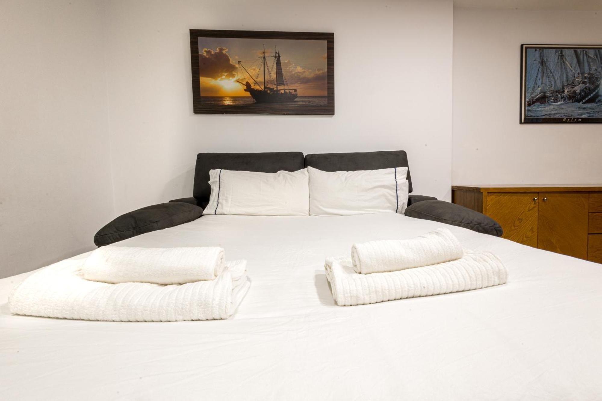 Hotel Llar De Capitans Masnou Ngoại thất bức ảnh
