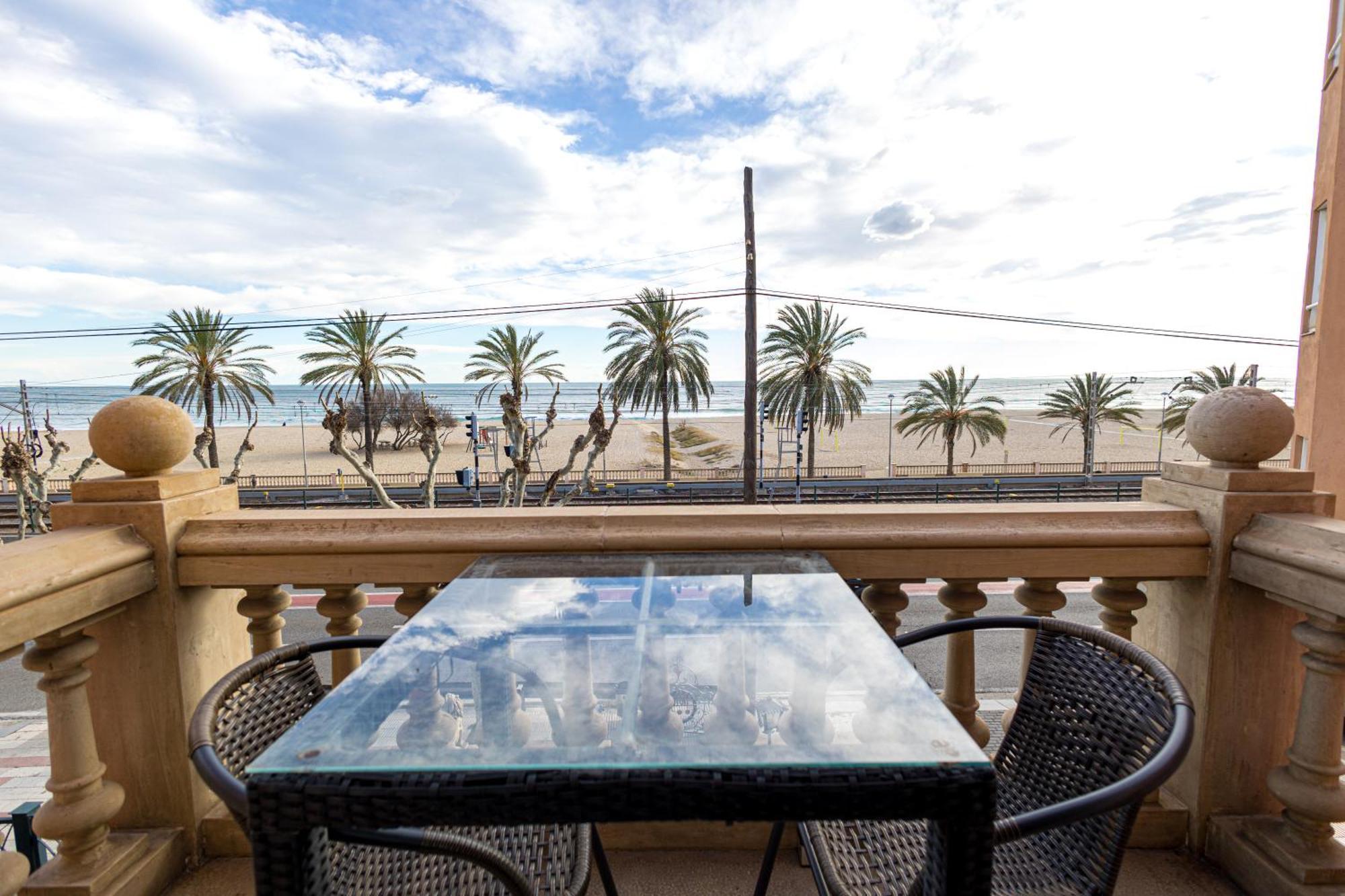 Hotel Llar De Capitans Masnou Ngoại thất bức ảnh