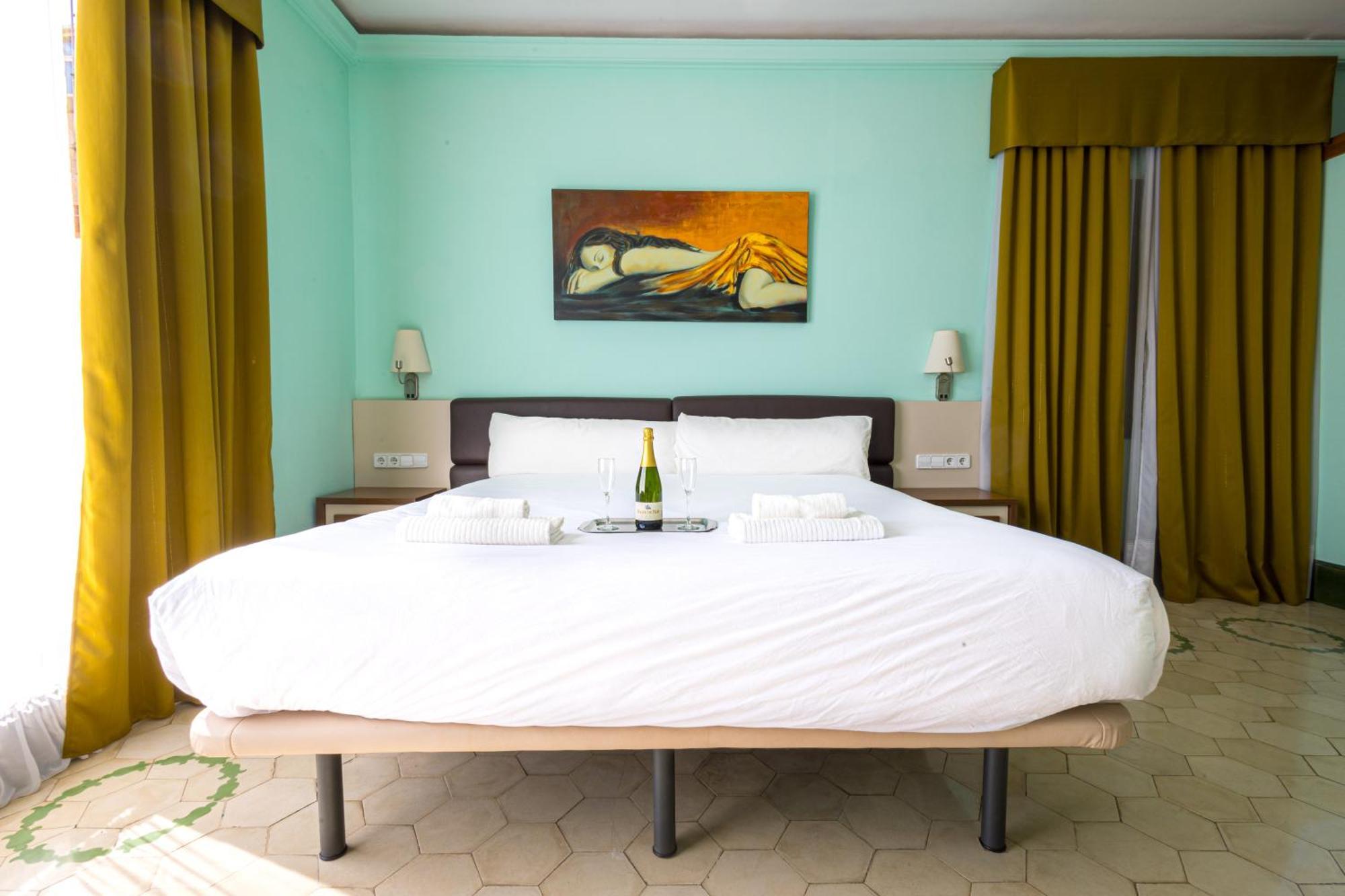 Hotel Llar De Capitans Masnou Ngoại thất bức ảnh